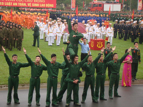 anh201-le20mittinh